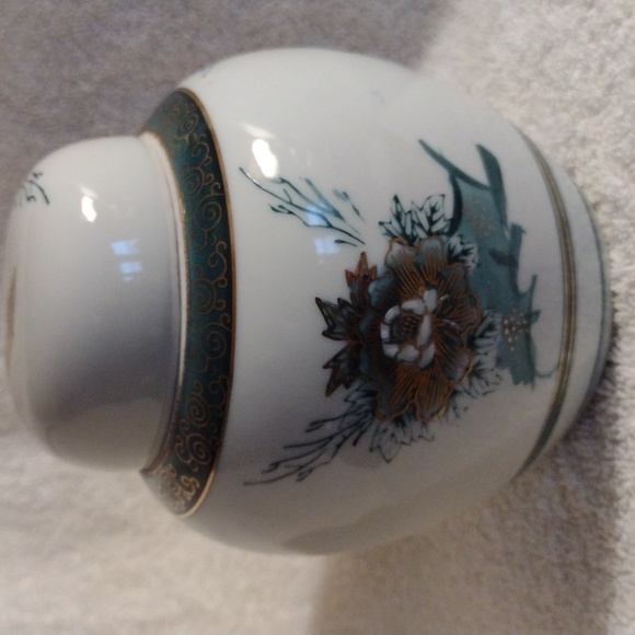 KUTANI Art Vintage Ginger Jar Japanese Hand Painted Kutani